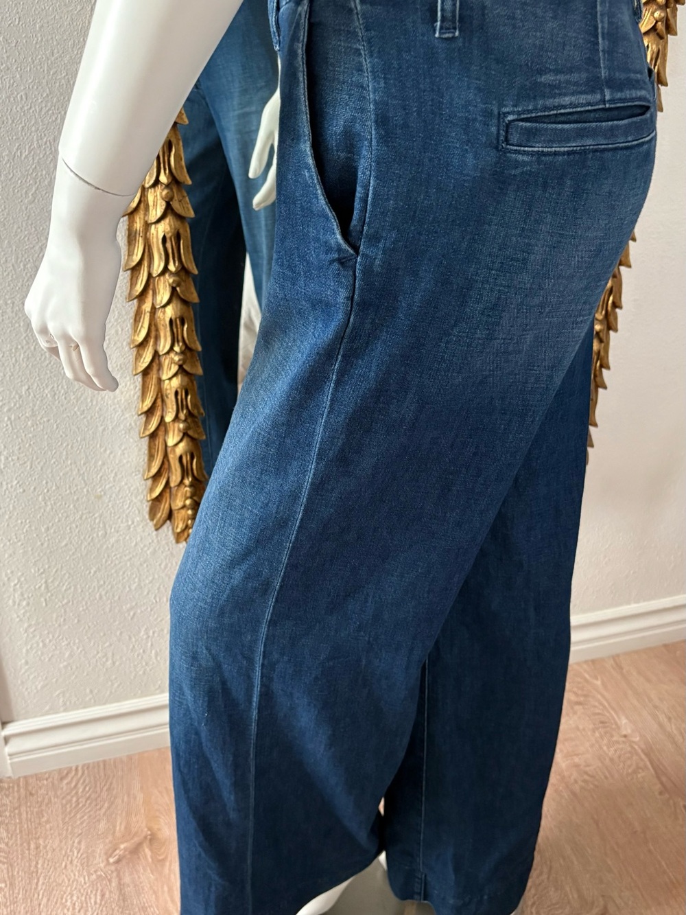 Frank & Eileen West Village Wide-Leg Trouser
Italian Dream Light
Denim S/4 $348 - Picture 5 of 14